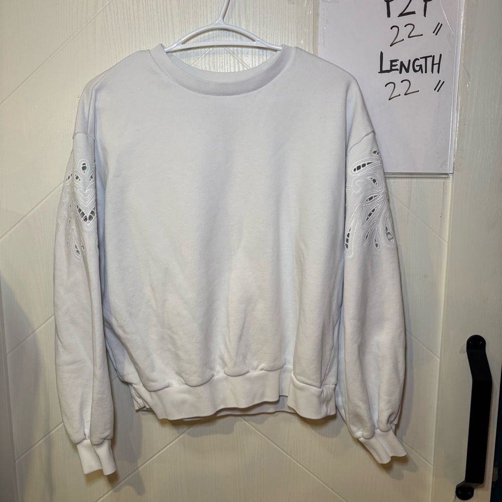 GAP embroidered sleeve sweatshirt – size M (relaxed fit),‎ everyday streetwear